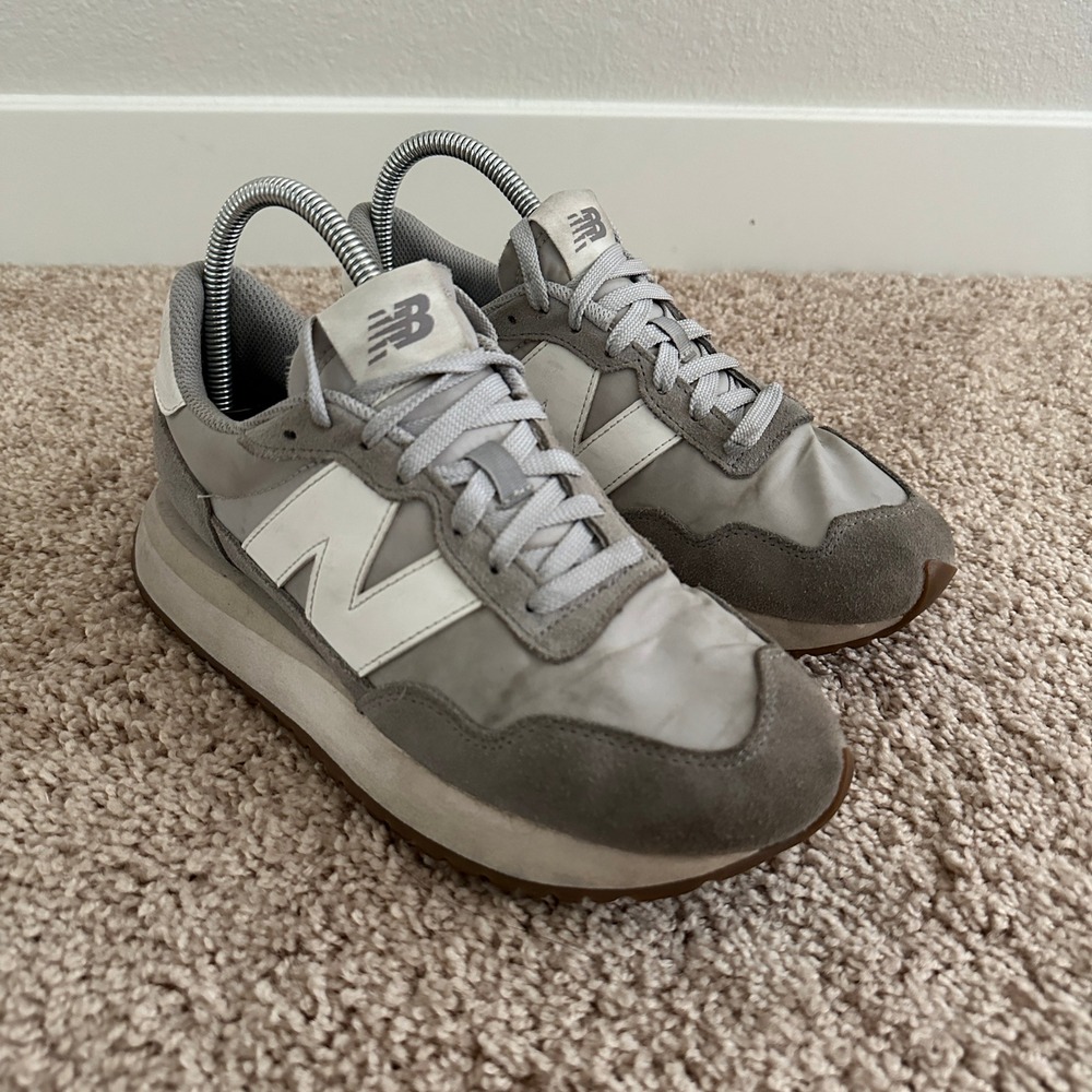 New Balance 237 Sneakers Womens 8.5 Grey White Retro Lifestyle Shoes